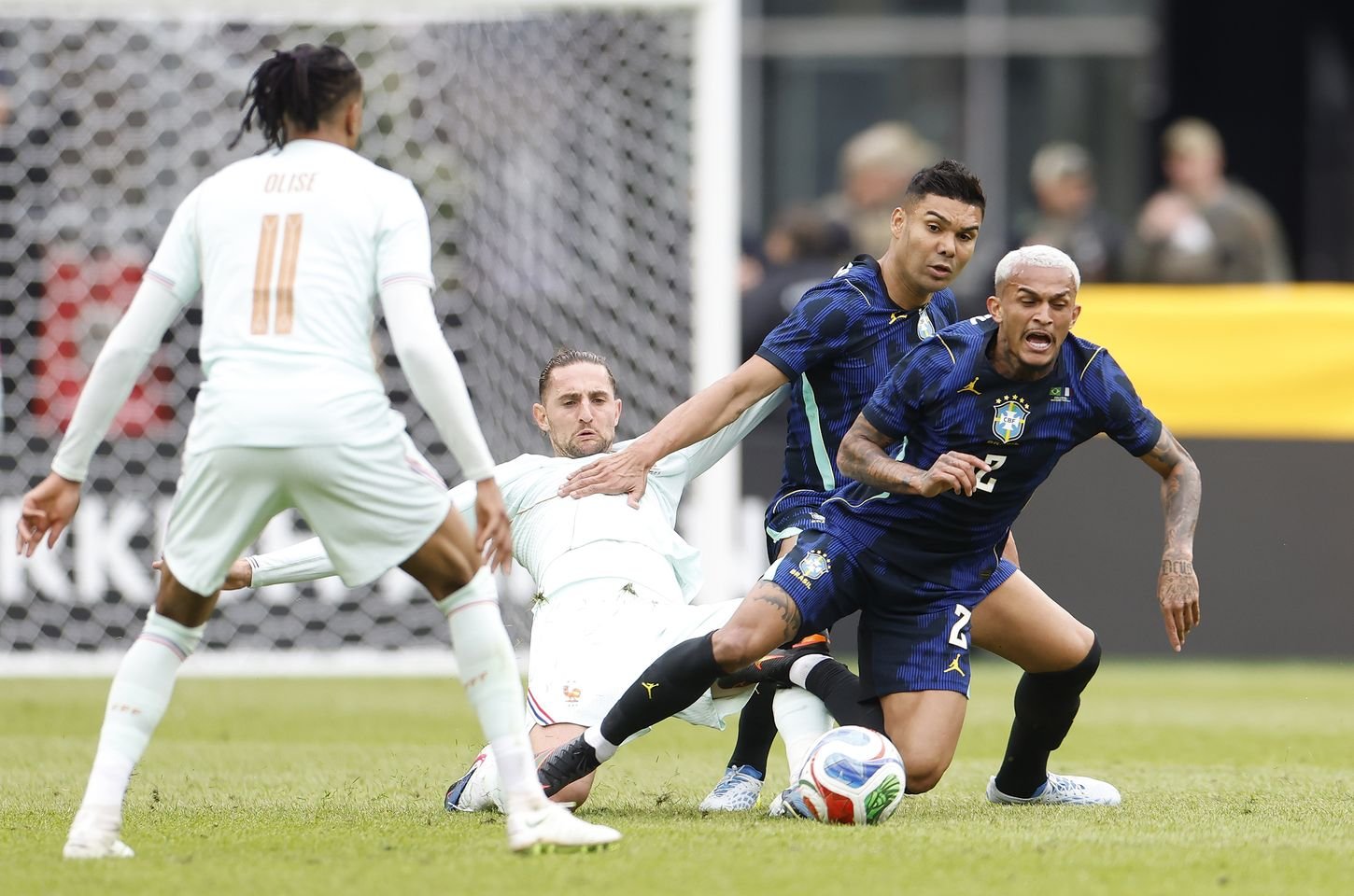 Brasil sofre revés contra a França em amistoso de preparação para a Copa