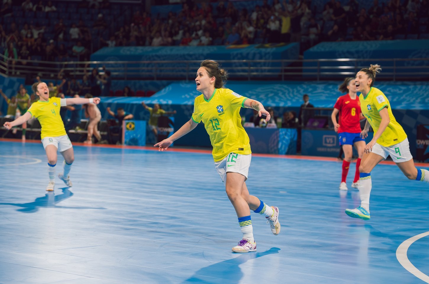 Brasil vence Espanha e vai à final inédita da Copa do Mundo de futsal feminino