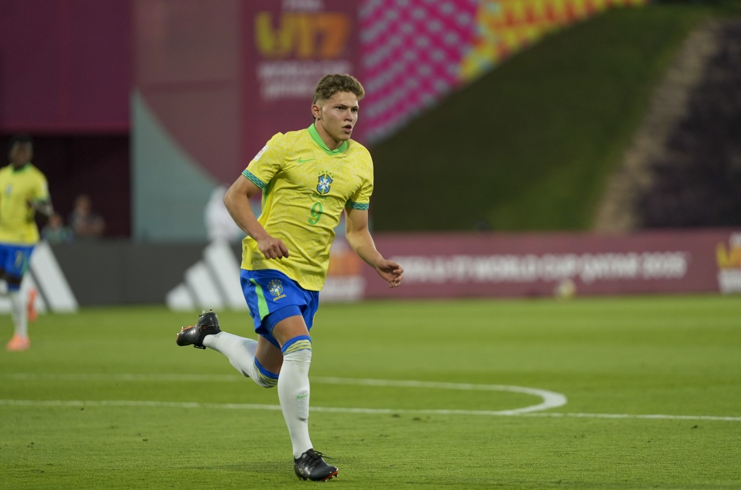 Brasil vence Marrocos no fim e avança à semifinal do Mundial Sub-17