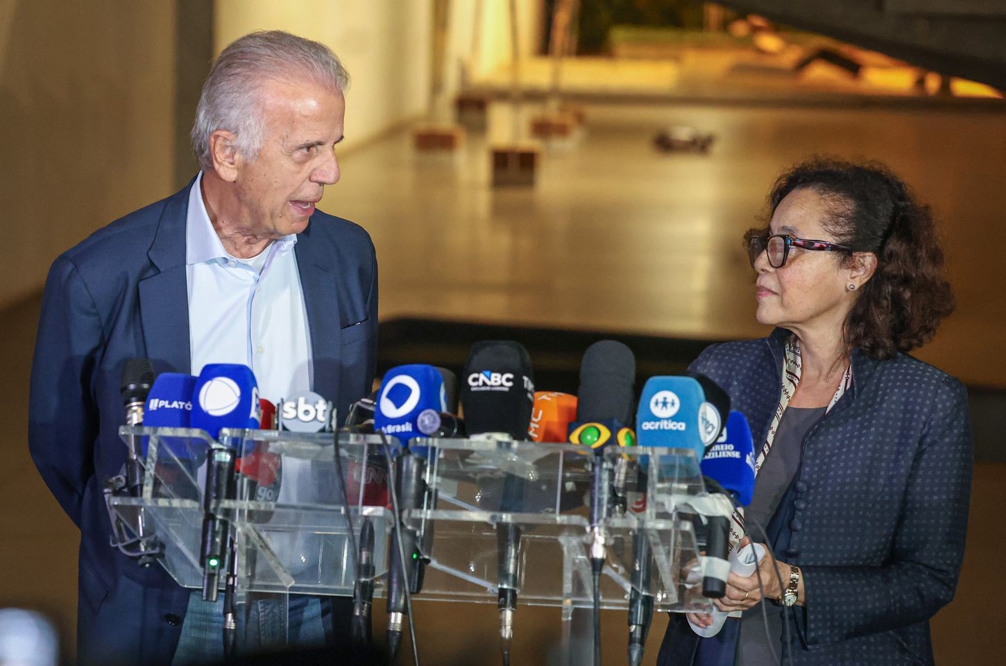 Brasileiros cruzam fronteira após ataques dos EUA à Venezuela