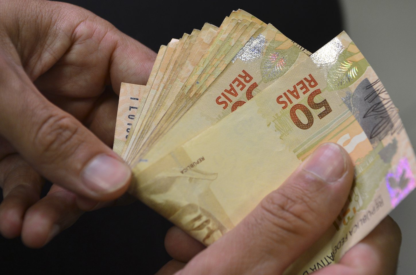 Brasileiros sacam R$ 403 milhões de dinheiro esquecido em janeiro