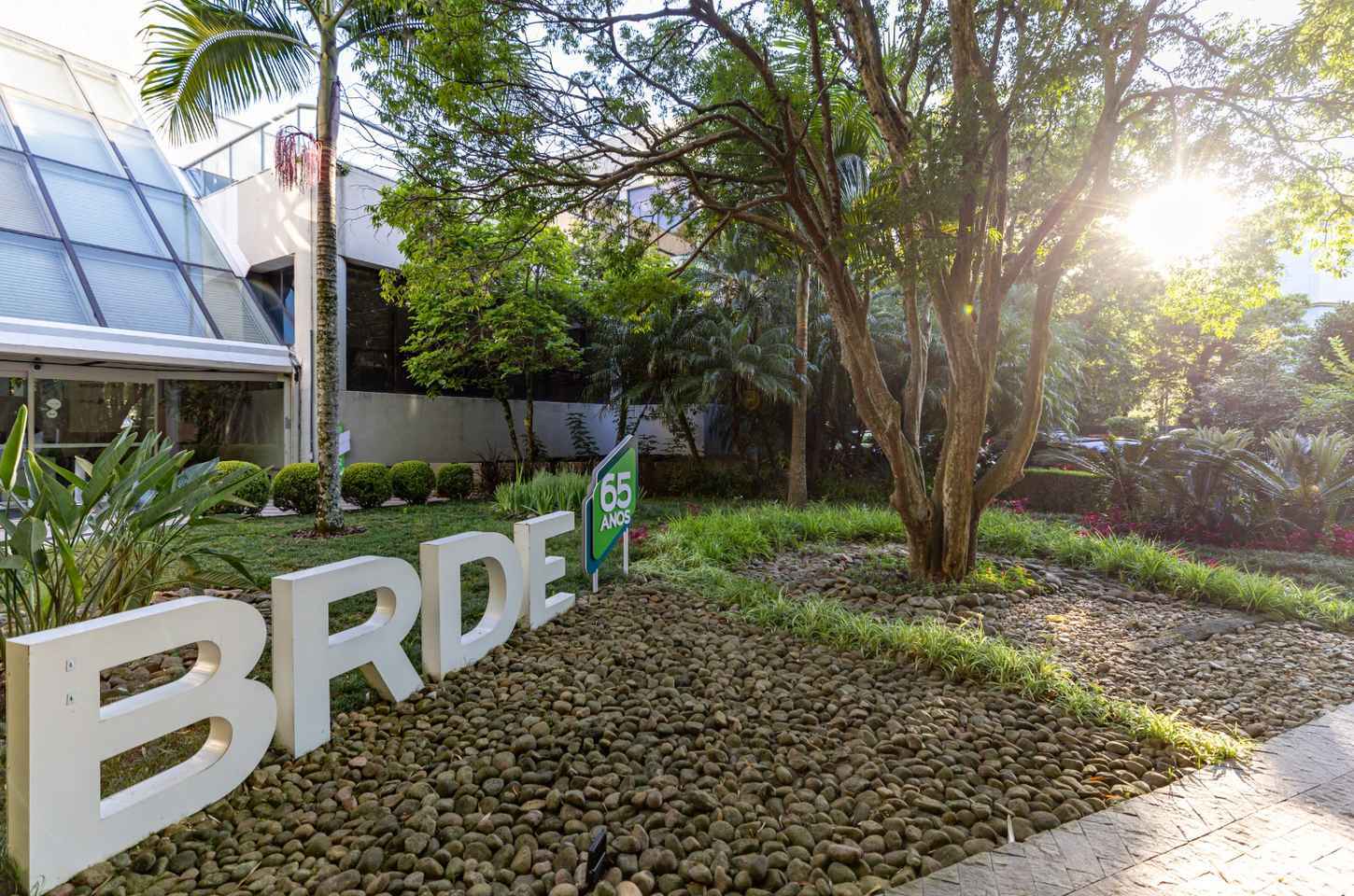 BRDE ultrapassa R$ 1 bilhão em financiamentos no Sul em 2026
