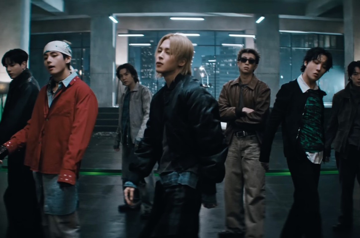 BTS lança clipe inspirado em 'Oldboy' e conquista topo das paradas