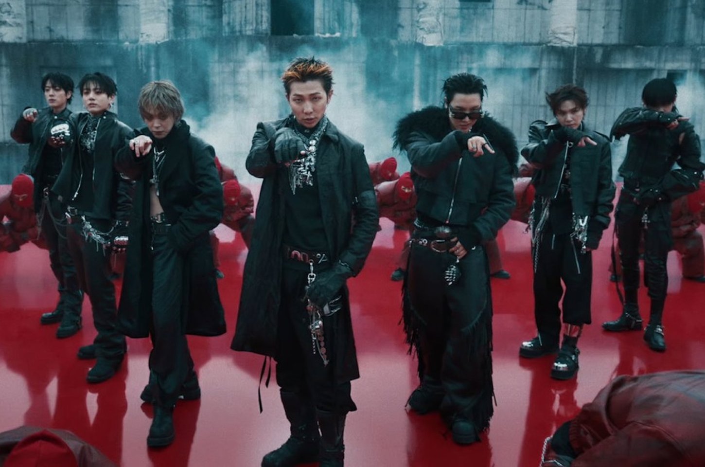 BTS lança clipe sombrio e mantém liderança no Brasil