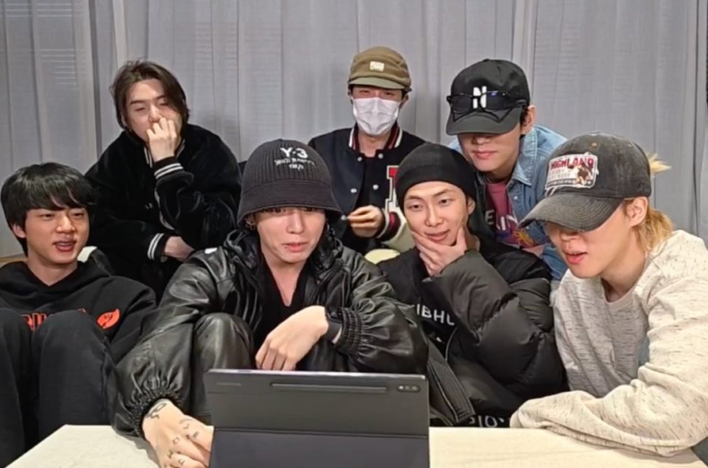 BTS revela significado do álbum 'ARIRANG' em live emocionante