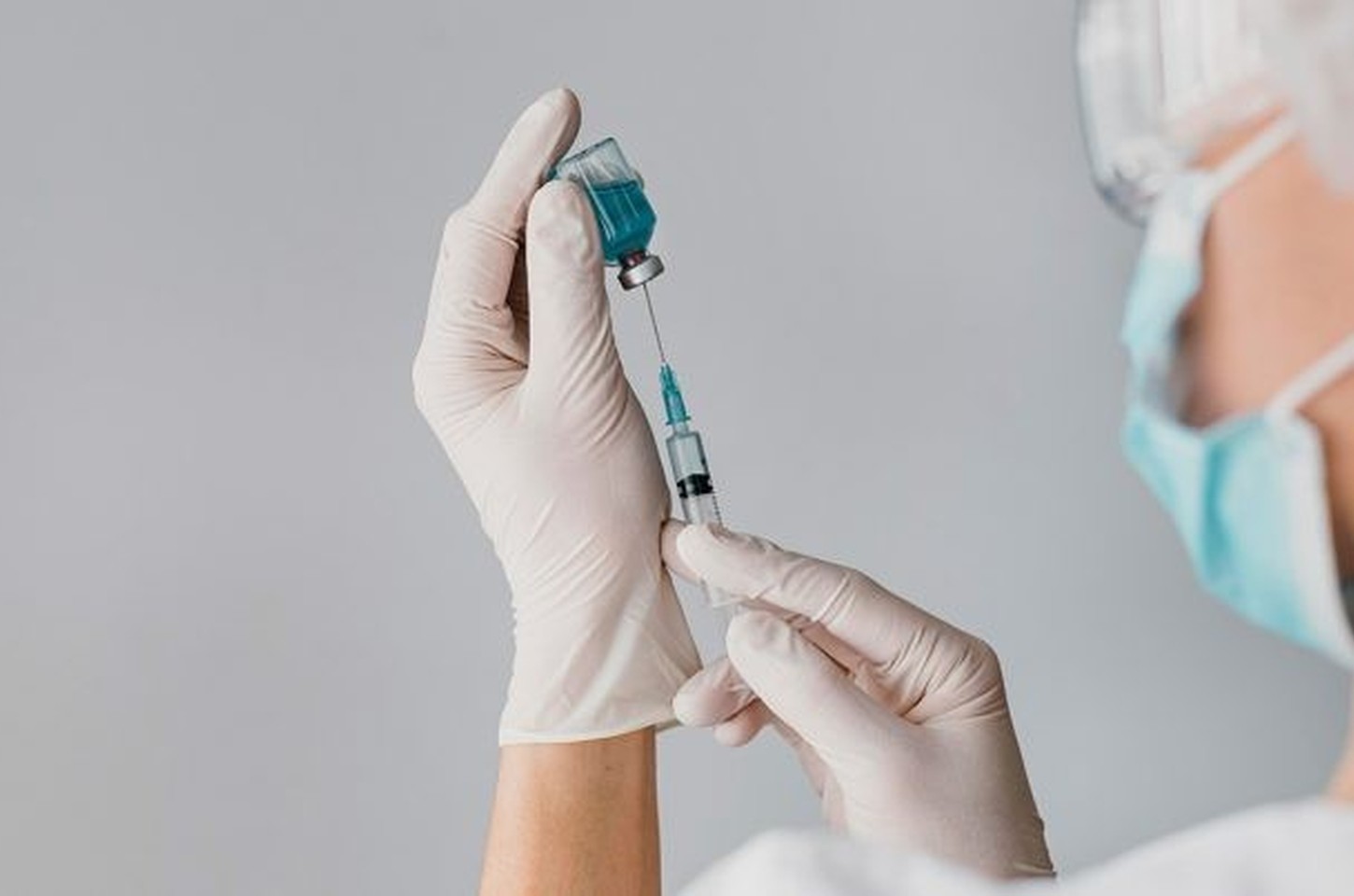 Butantan recruta idosos para testar nova vacina contra gripe com adjuvante