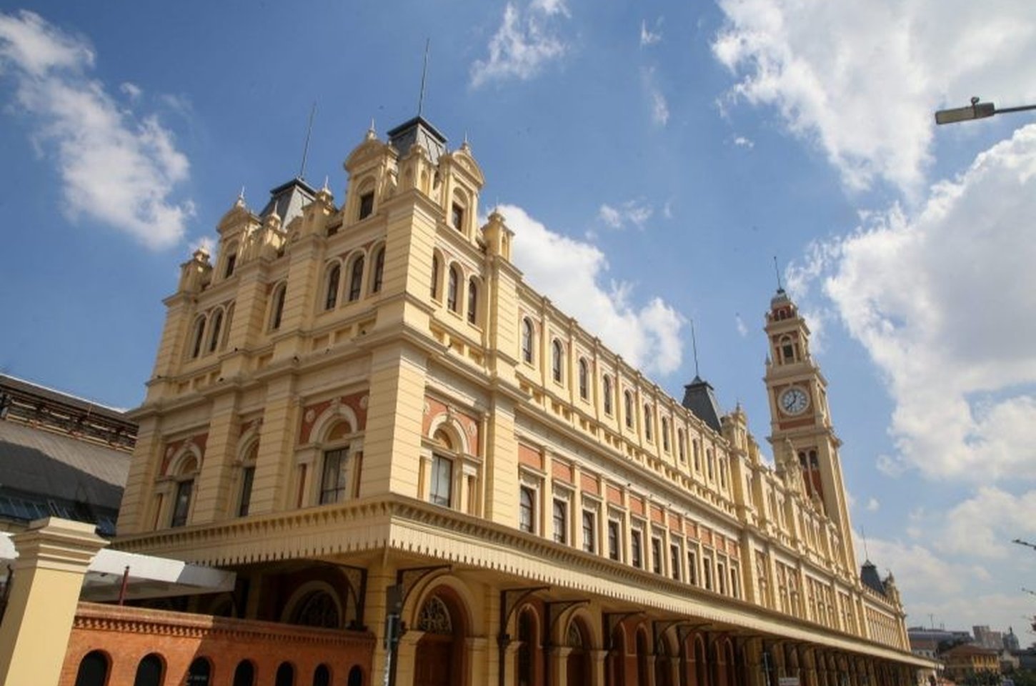 Calor e pancadas de chuva isoladas marcam o tempo em SP nesta quarta