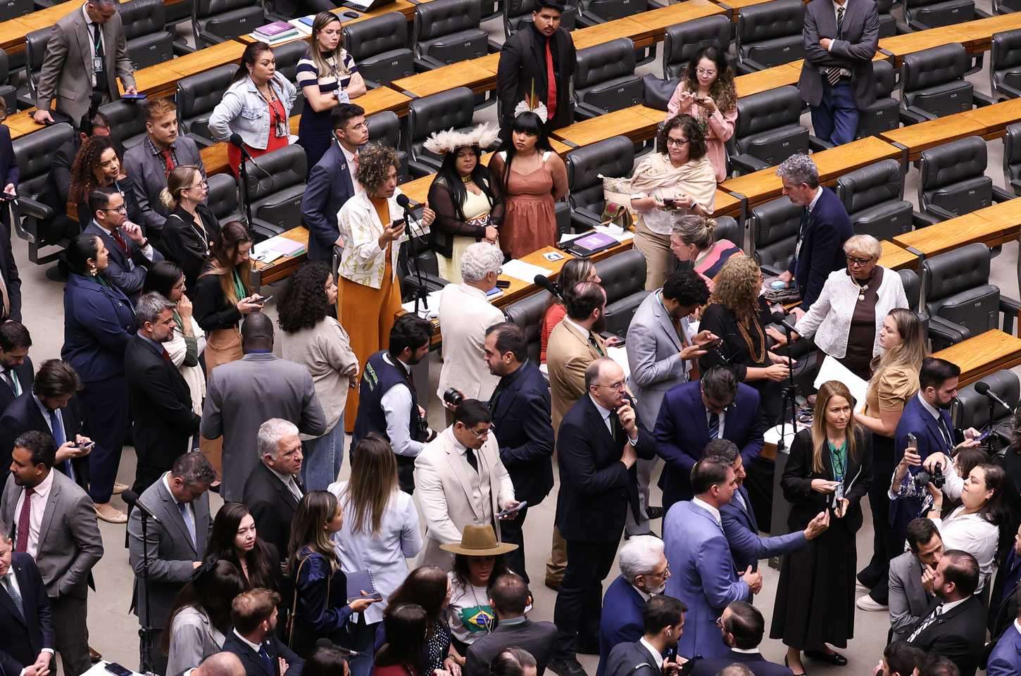 Câmara derruba veto de Lula ao PL da Dosimetria; Senado decide agora