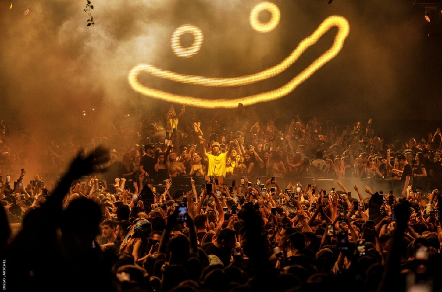 Cansaço digital: brasileiros querem menos algoritmos na música