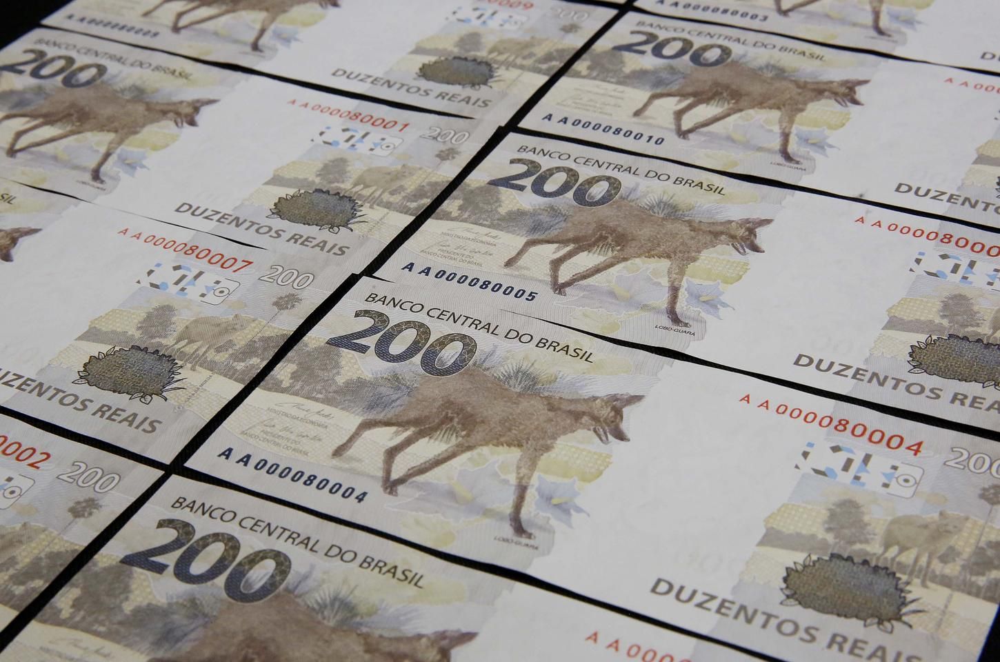 Carga tributária atinge recorde histórico de 32,4% do PIB em 2025