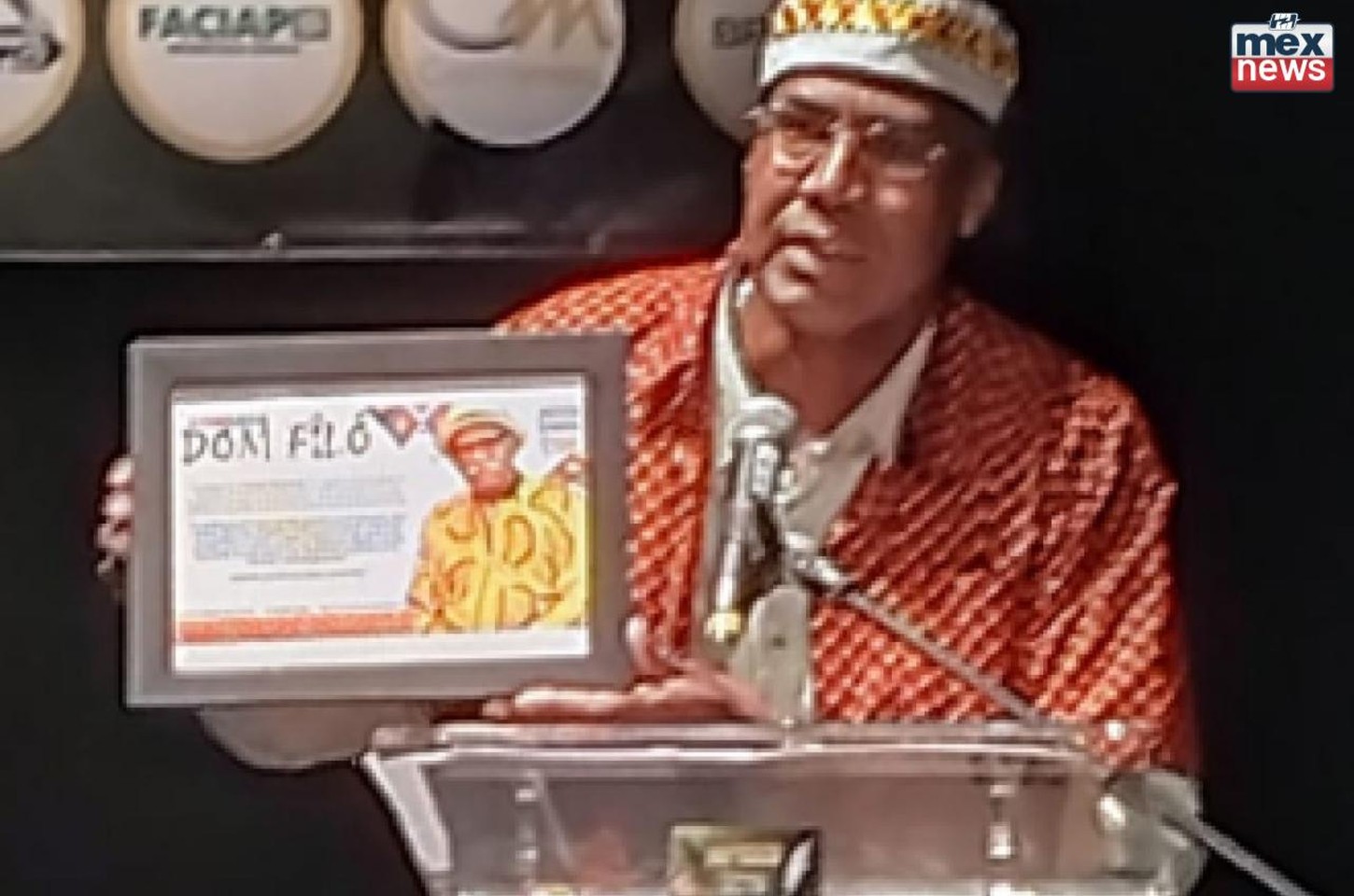 Carlos Figueiredo recebe Comenda Dom Filó em Curitiba