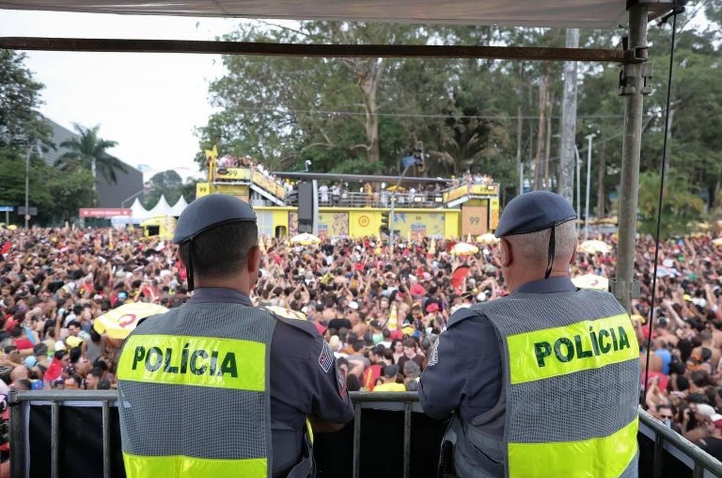 Carnaval 2026 em SP: roubos de celulares caem 16,7% com reforço policial