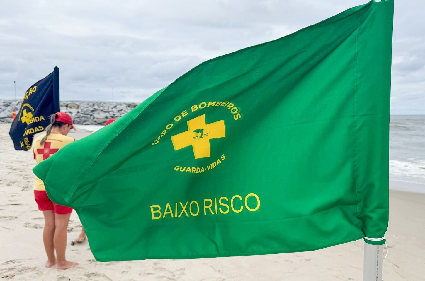 Carnaval no litoral: bombeiros alertam sobre bandeiras de sinalização