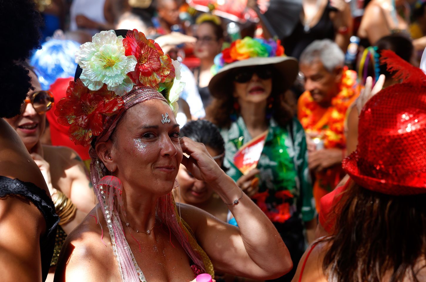Carnaval rende mais que indústria automotiva, aponta economista mundial