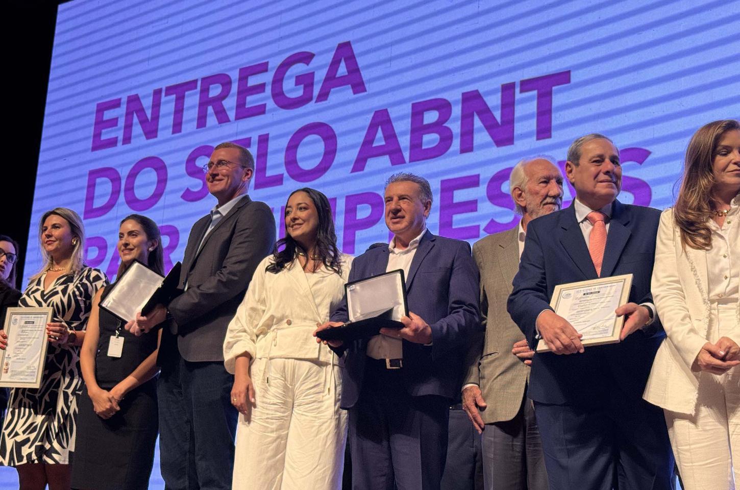 Casa Civil do Paraná é primeira instituição estadual a receber selo Nós Por Elas