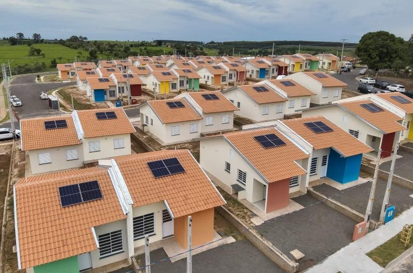 Casa Paulista entrega moradias e títulos na Região de Sorocaba