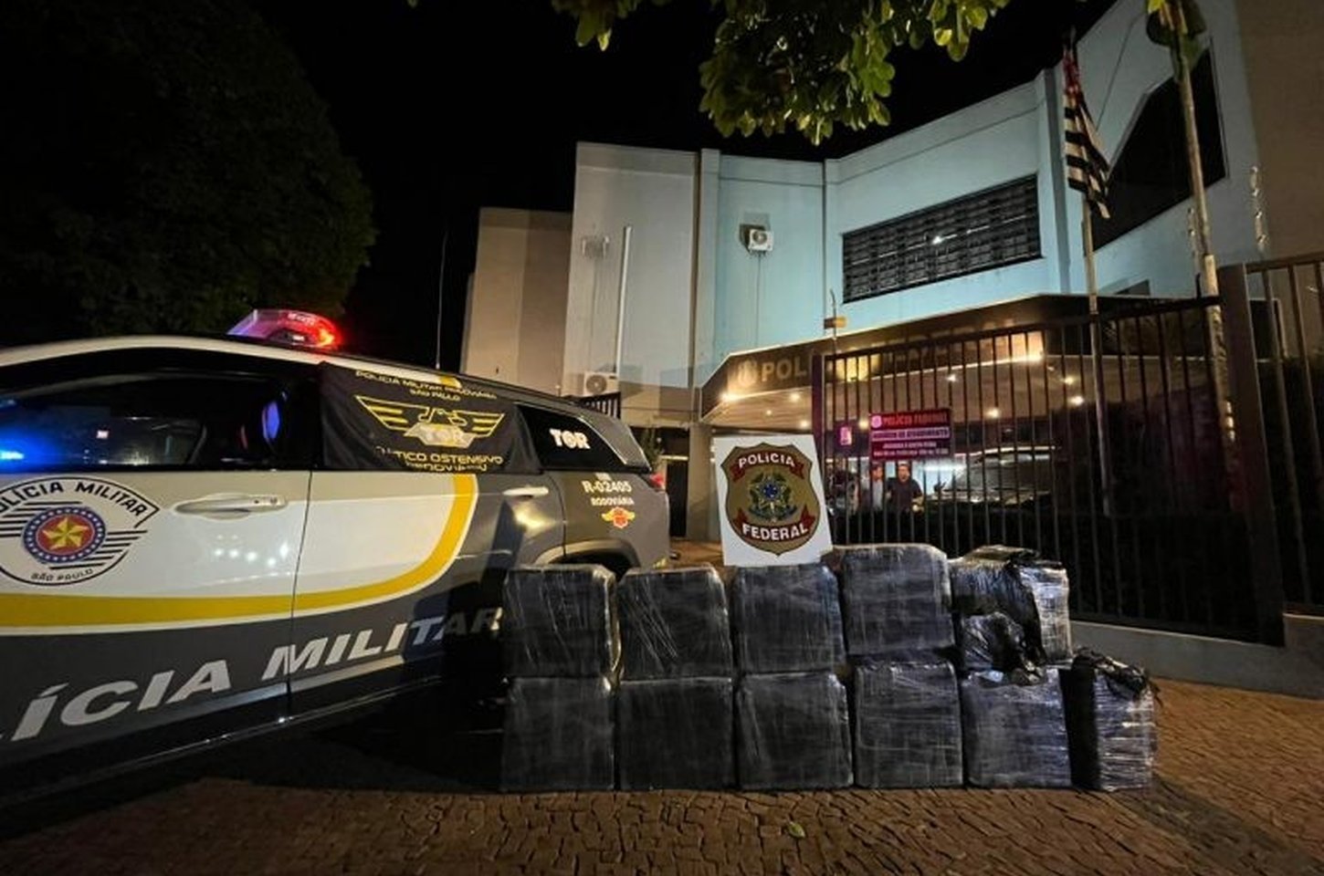 Casal paraguaio é preso com 347 quilos de cocaína em rodovia de SP