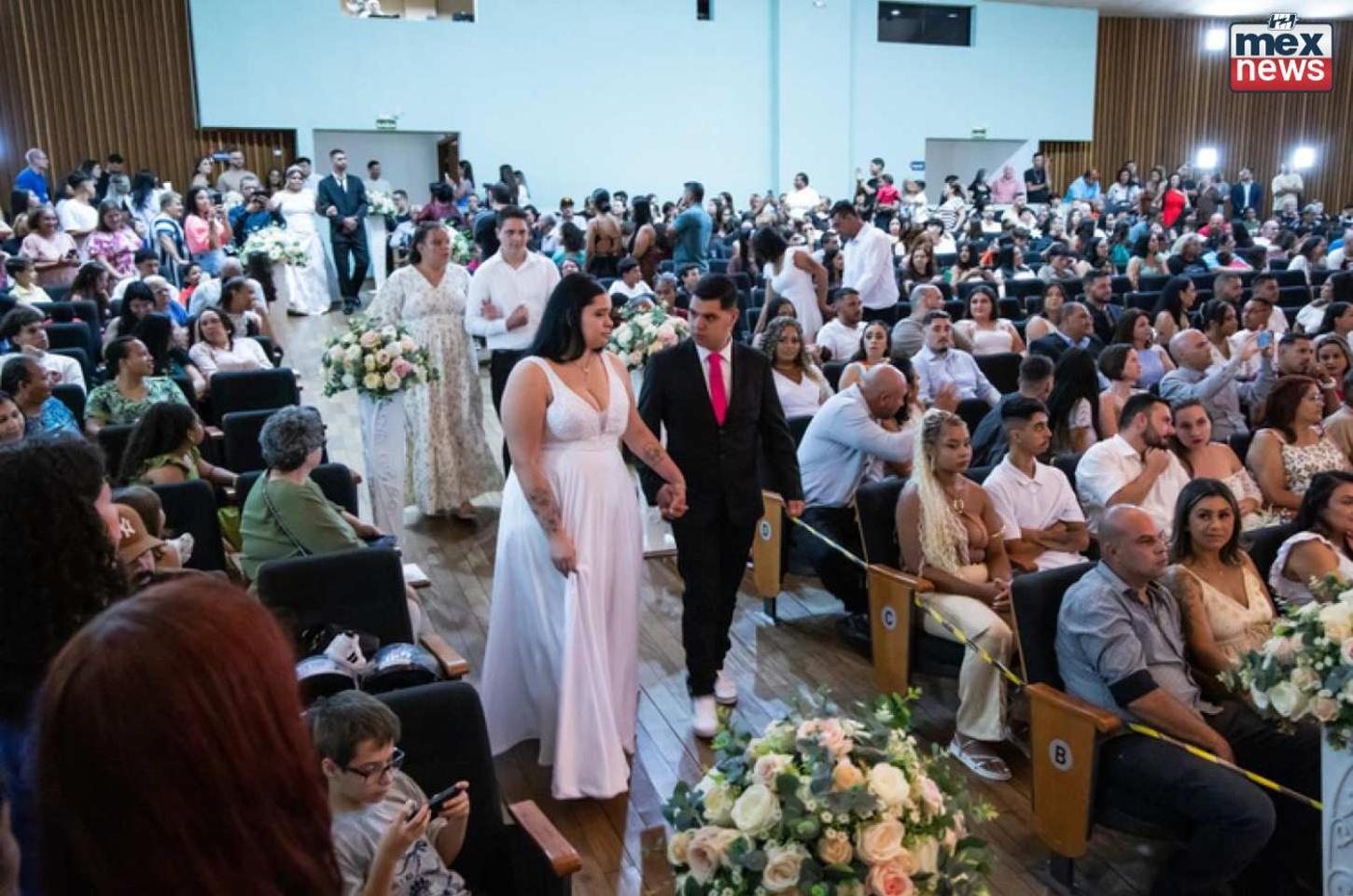 Casamento coletivo emociona com histórias de amor e recomeço em Apucarana