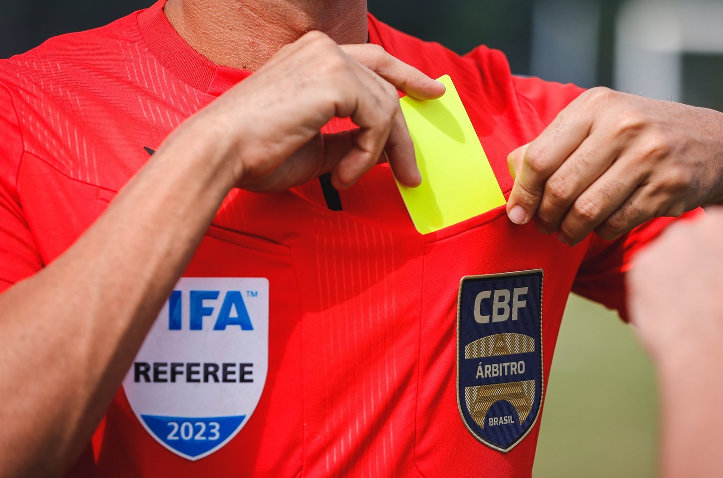 CBF lança primeiro programa de profissionalização da arbitragem brasileira