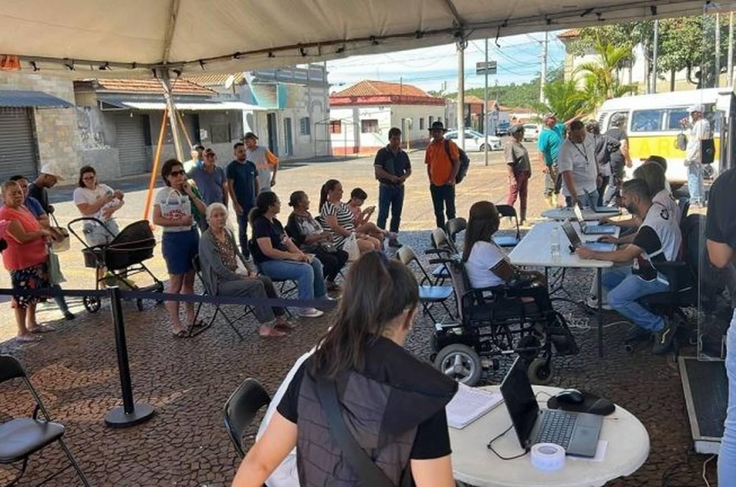 CDHU Móvel chega a Pardinho para atender mutuários com serviços habitacionais