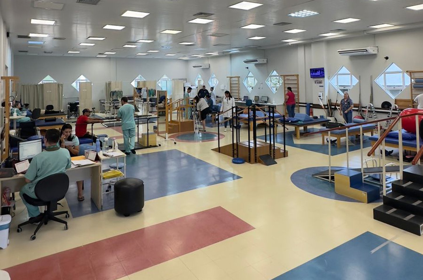 Centro de reabilitação do Paraná transforma vidas com tecnologia e acolhimento
