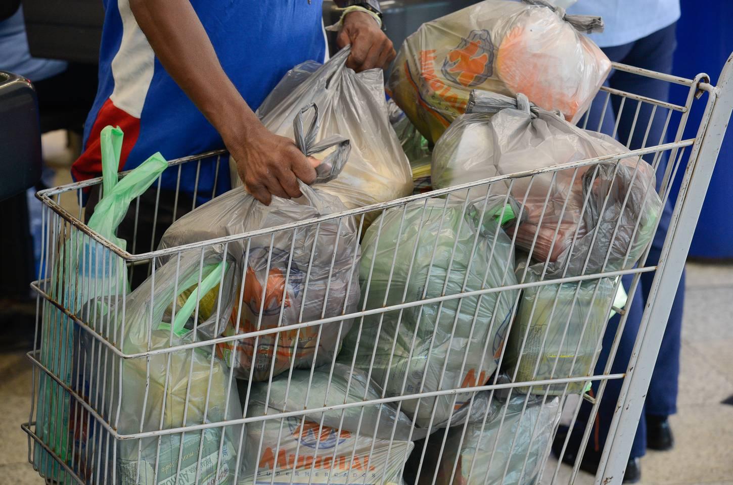 Cesta básica fica mais barata em todas as capitais no segundo semestre de 2025