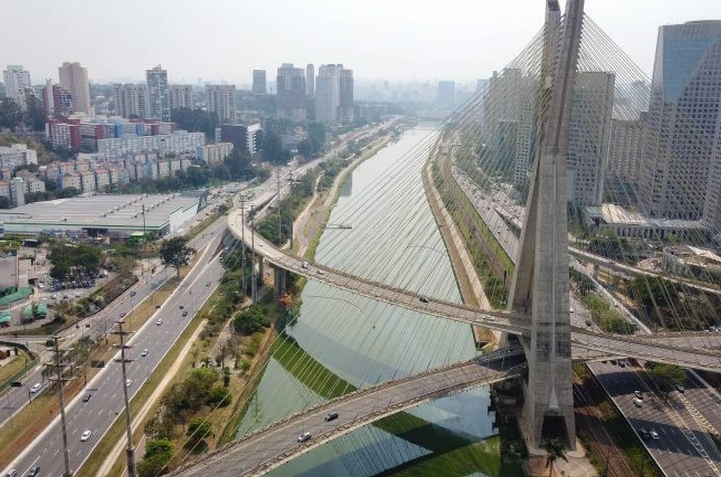 Cetesb aponta melhora na qualidade da água do Rio Pinheiros e afluentes após investimentos do Governo de SP