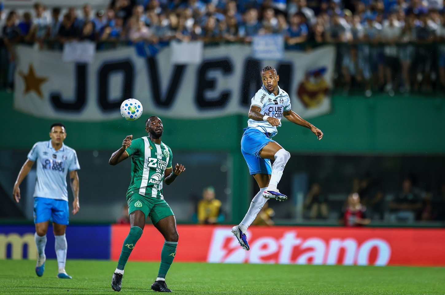 Chapecoense e Grêmio empatam na Arena Condá pelo Brasileirão