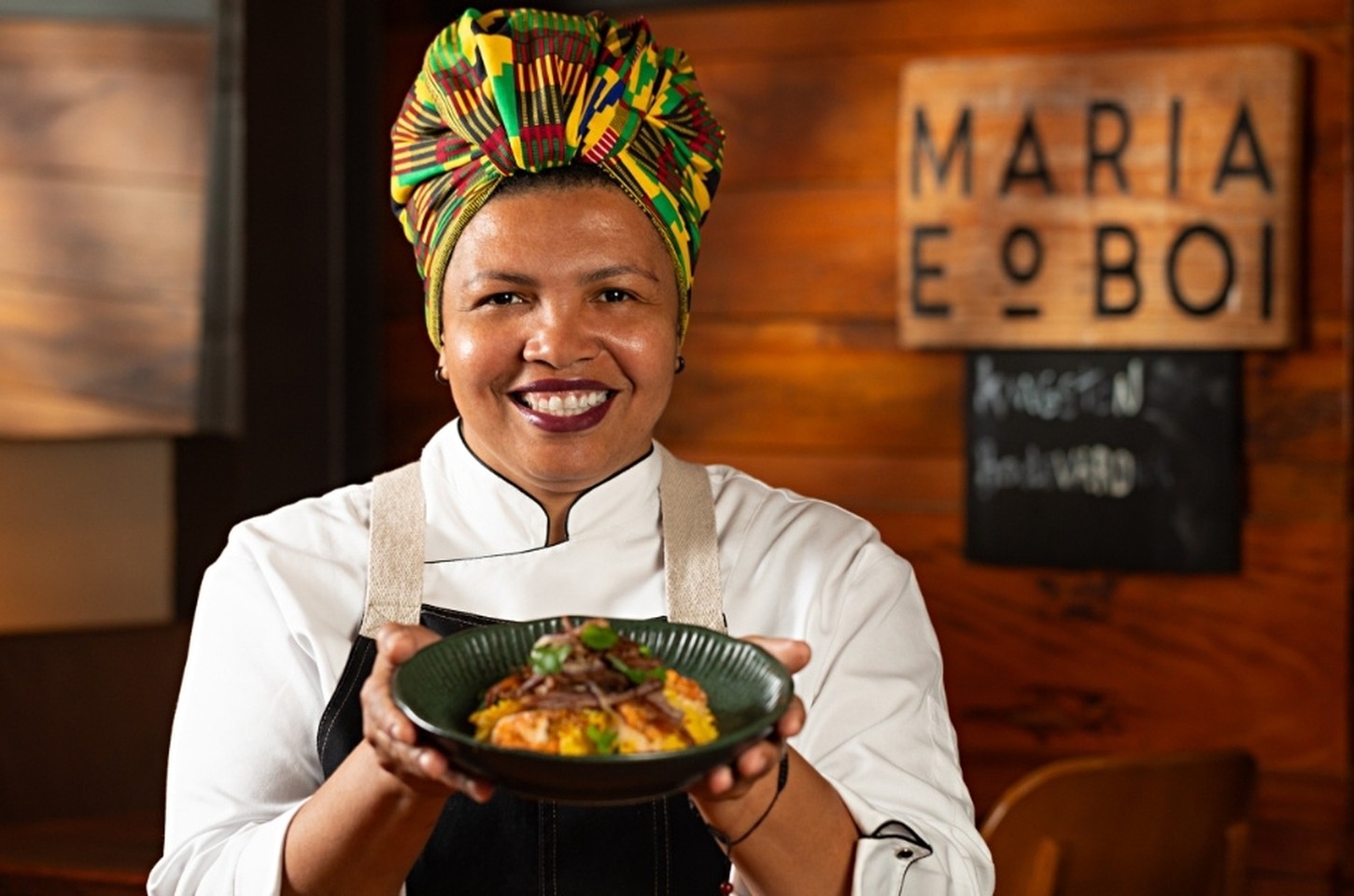 Chef Vanessa Rocha comanda gastronomia no camarote Folia Tropical no Carnaval 2026