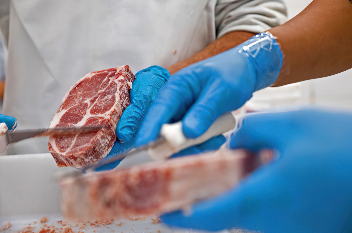 China impõe tarifa extra de 55% sobre carne bovina além da cota