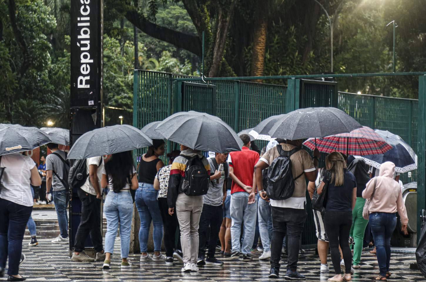 Ciclone extratropical trará frente fria e temporais para São Paulo