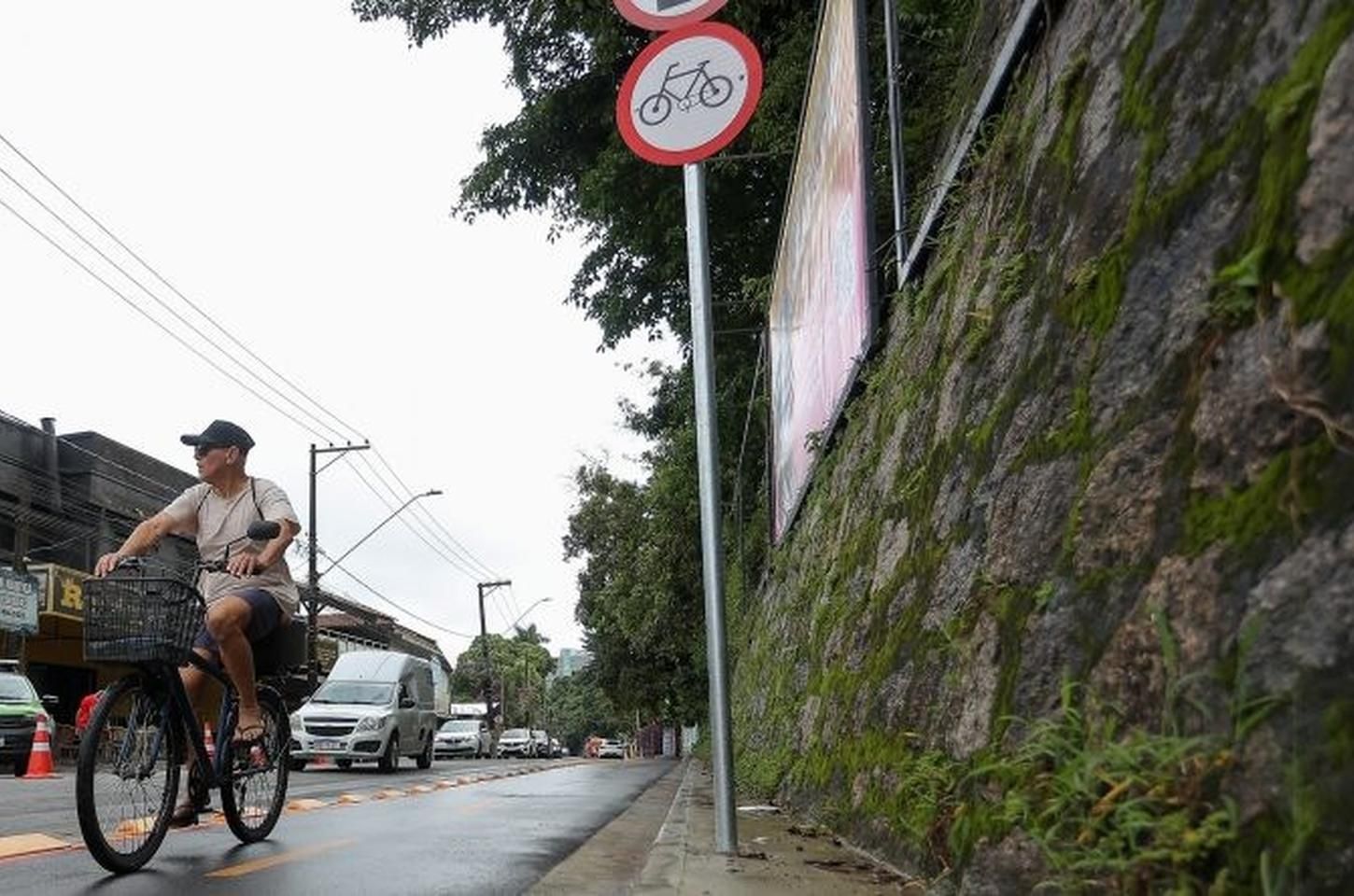 Ciclovia do Japuí é requalificada e elimina gargalo perigoso na Baixada Santista