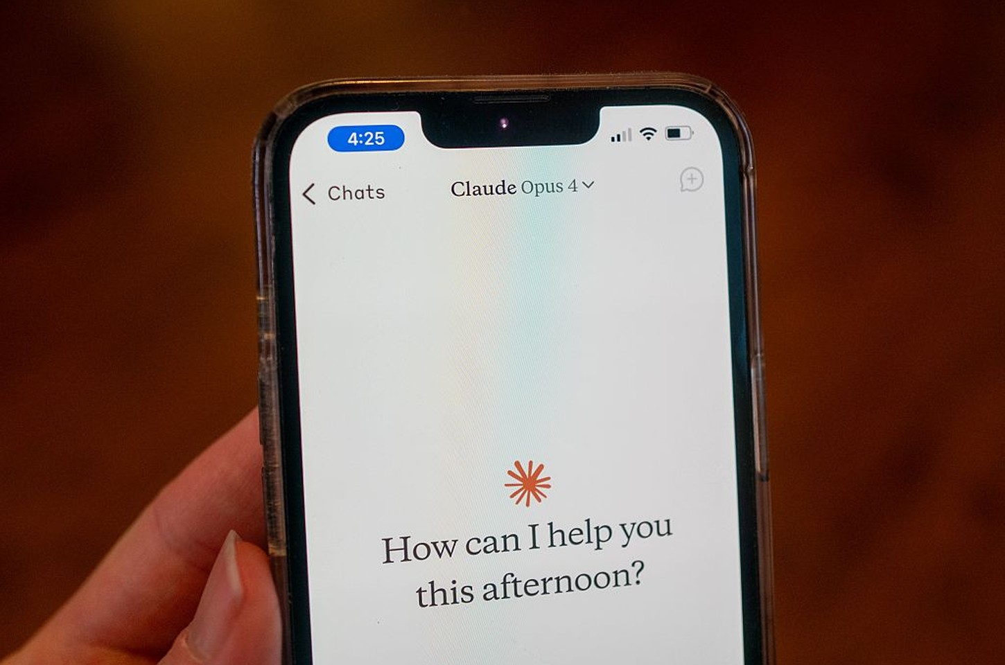 Claude supera ChatGPT após polêmica ética com o Pentágono