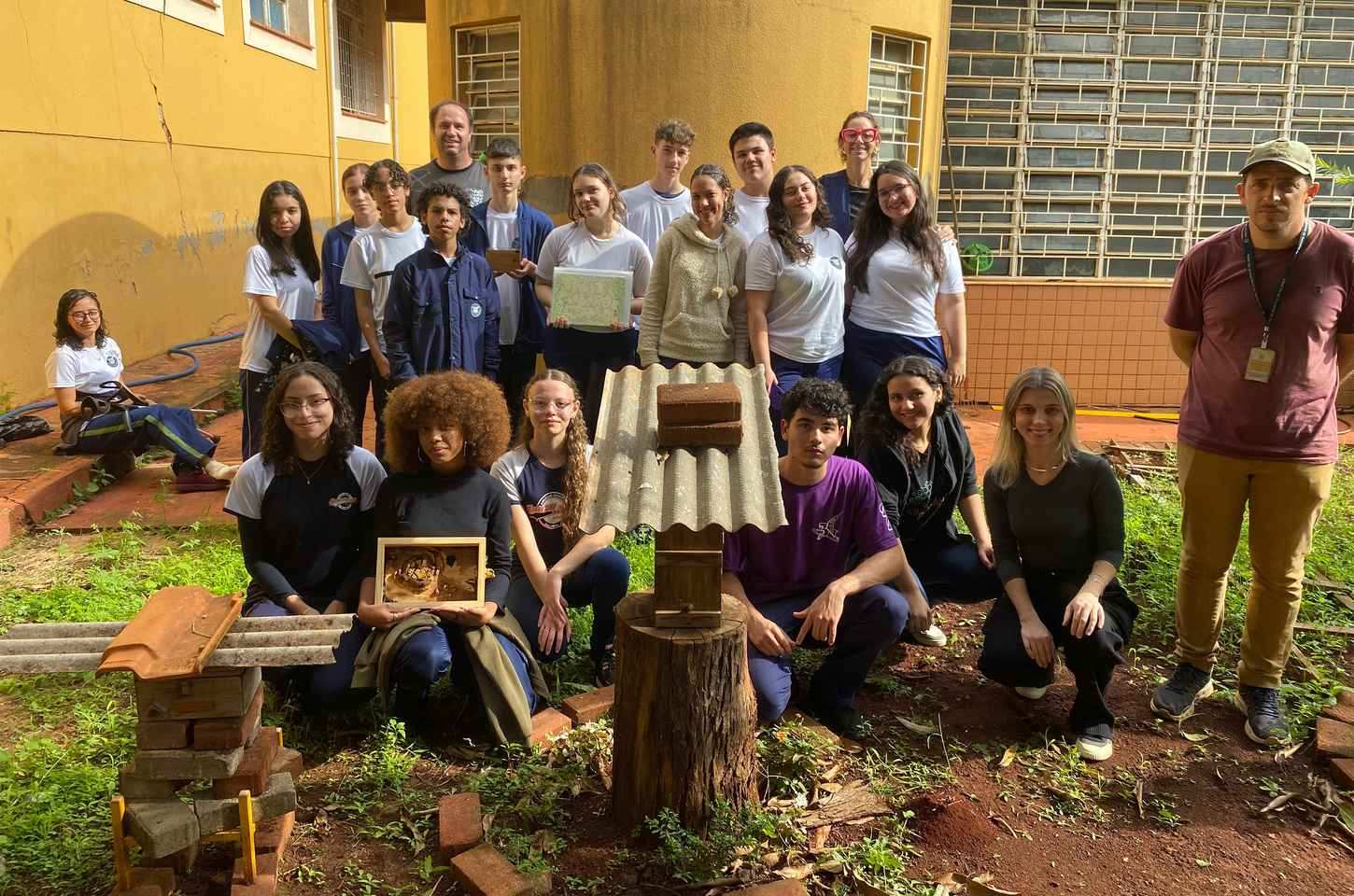 Clube de ciências de Rolândia transforma estudo ambiental em ação cívica