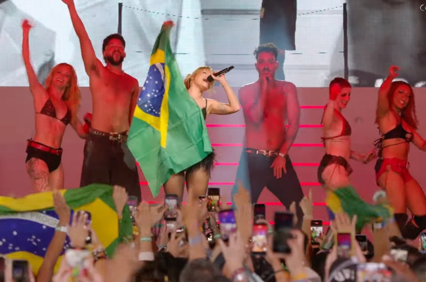 Coachella 2026: Bieber minimalista e Karol G histórica brilham no festival