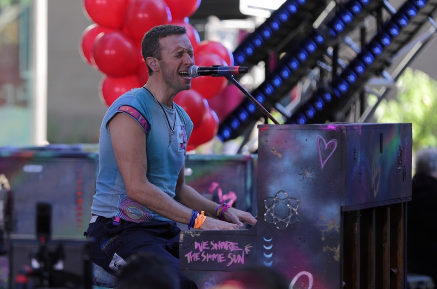 Coldplay lidera ranking de turnês mais lucrativas de 2025