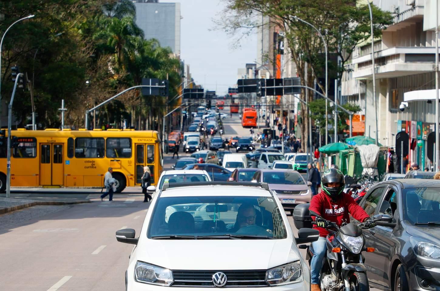 Com redução do IPVA, emplacamentos aumentaram 42% no Paraná entre 2024 e 2025
