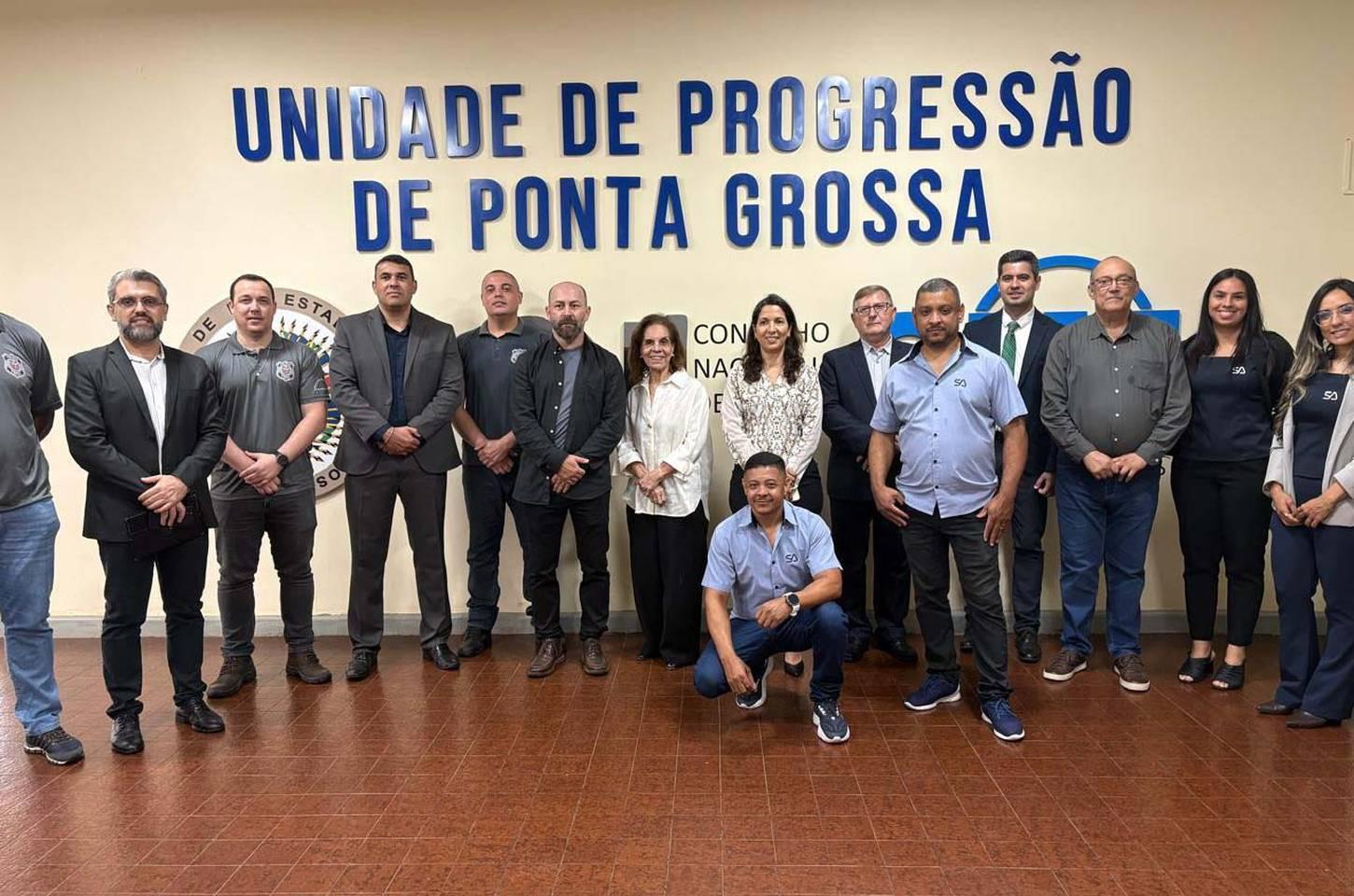 Comitiva mineira visita unidades de progressão do Paraná para conhecer modelo