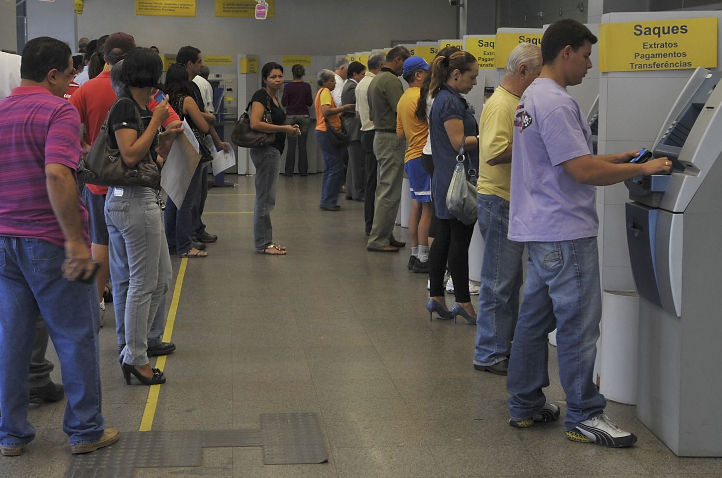 Como identificar notícias falsas sobre saúde de bancos no Brasil