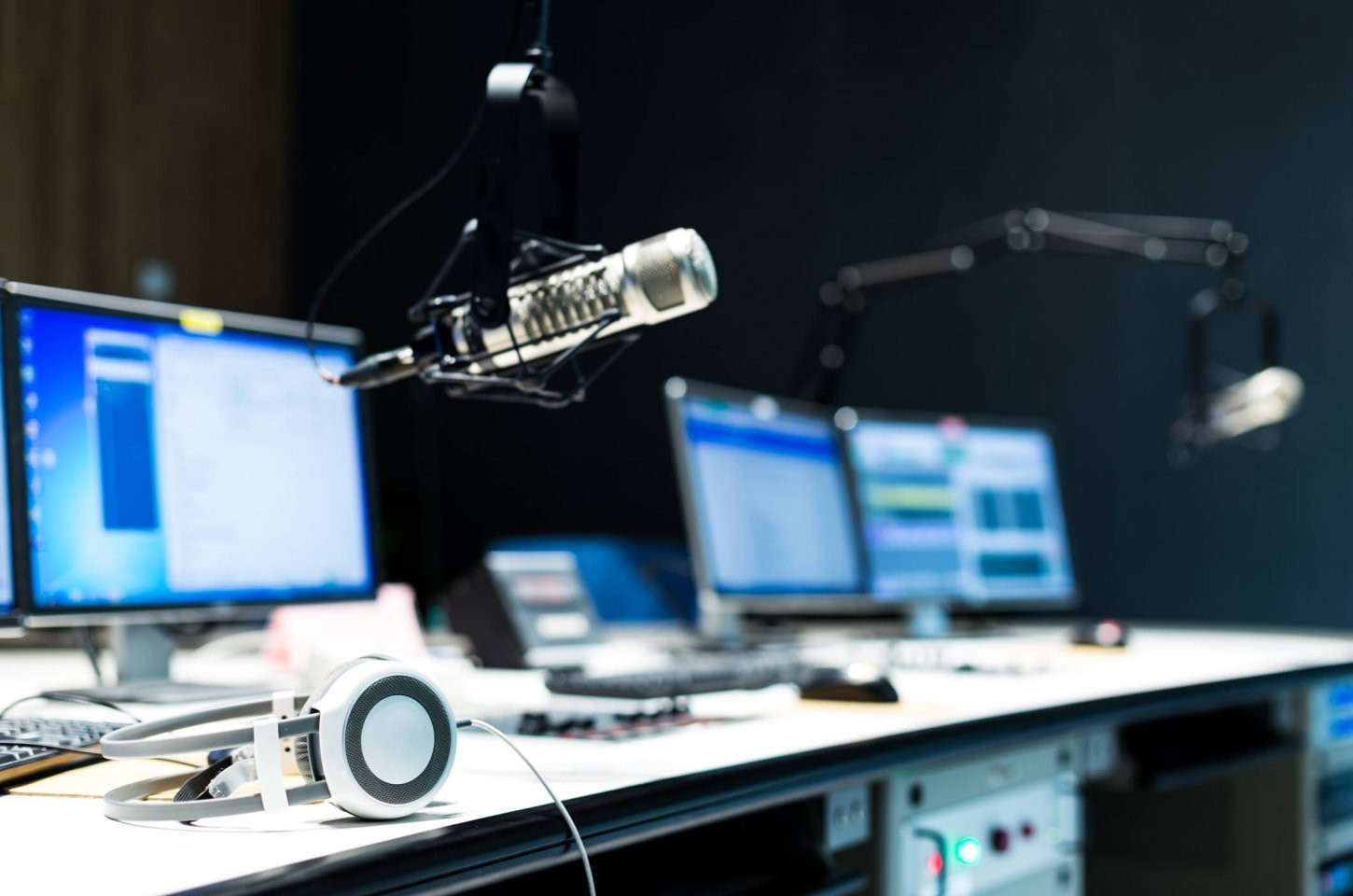 Como montar um estúdio de rádio online amador usando softwares gratuitos