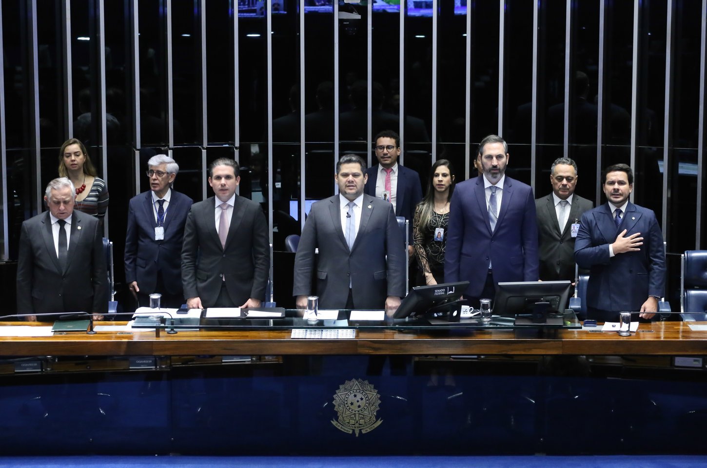 Congresso aprova orçamento de R$ 6,5 trilhões para 2026 com superávit e emendas