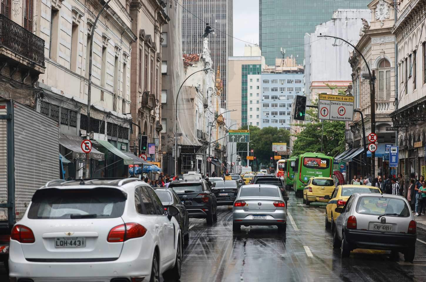 Congresso isenta carros antigos do IPVA com emenda constitucional
