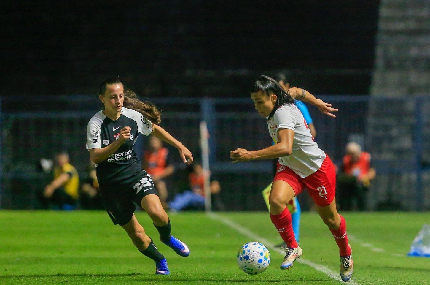 Corinthians assume liderança do brasileirão feminino com goleada