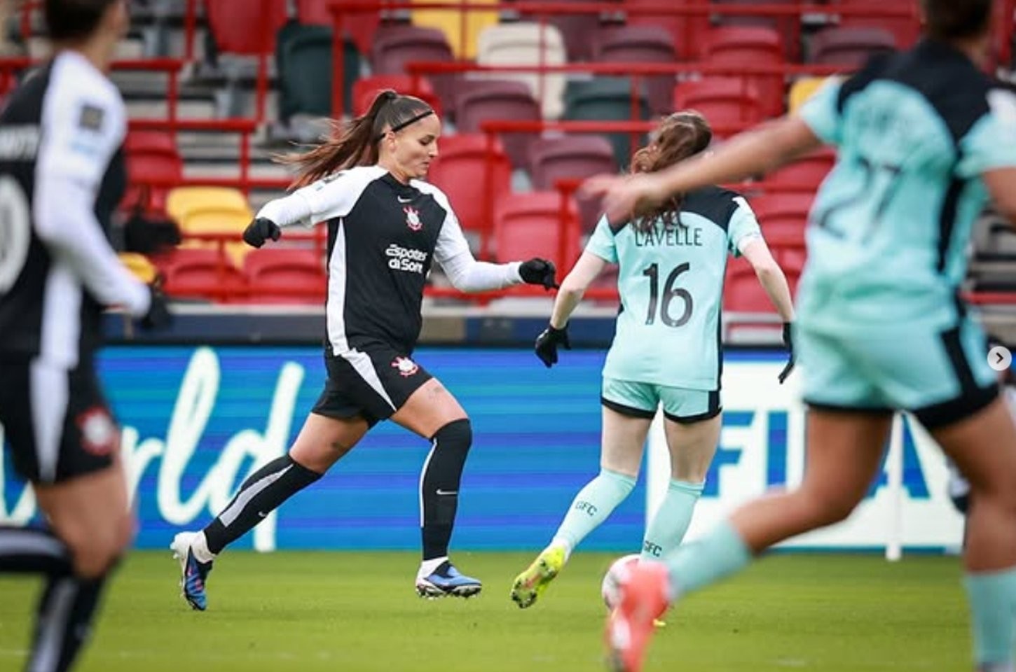 Corinthians busca feito histórico na final do primeiro mundial feminino