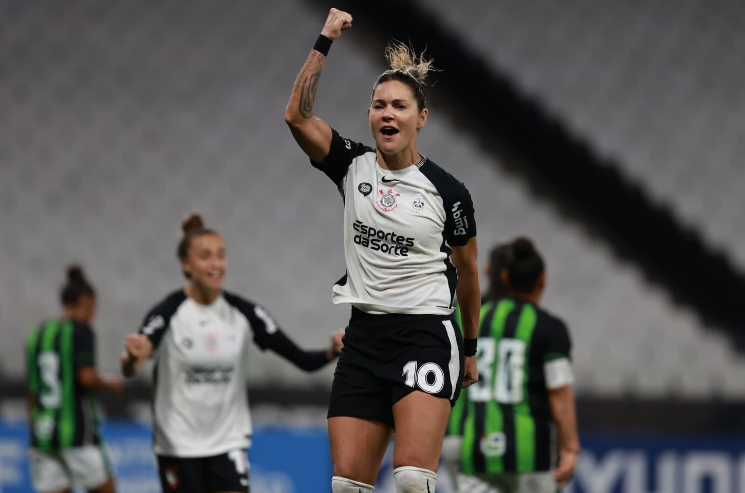 Corinthians goleia América-MG e sobe na tabela do Brasileirão feminino