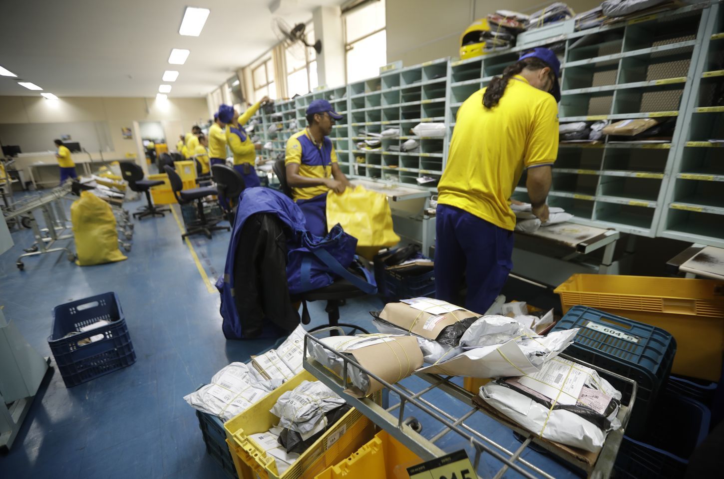 Correios terão parcerias, mas sem privatização, diz governo