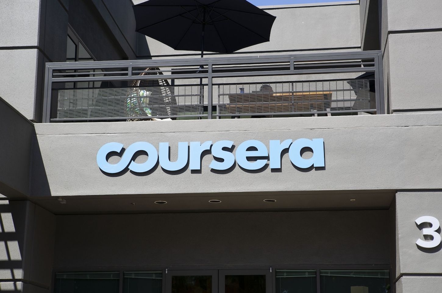 Coursera e Udemy anunciam fusão bilionária para liderar educação online com IA
