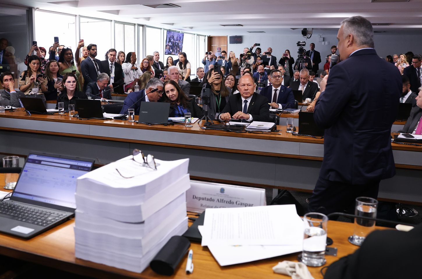 CPI do INSS pede indiciamento de 216 por esquema de descontos em benefícios
