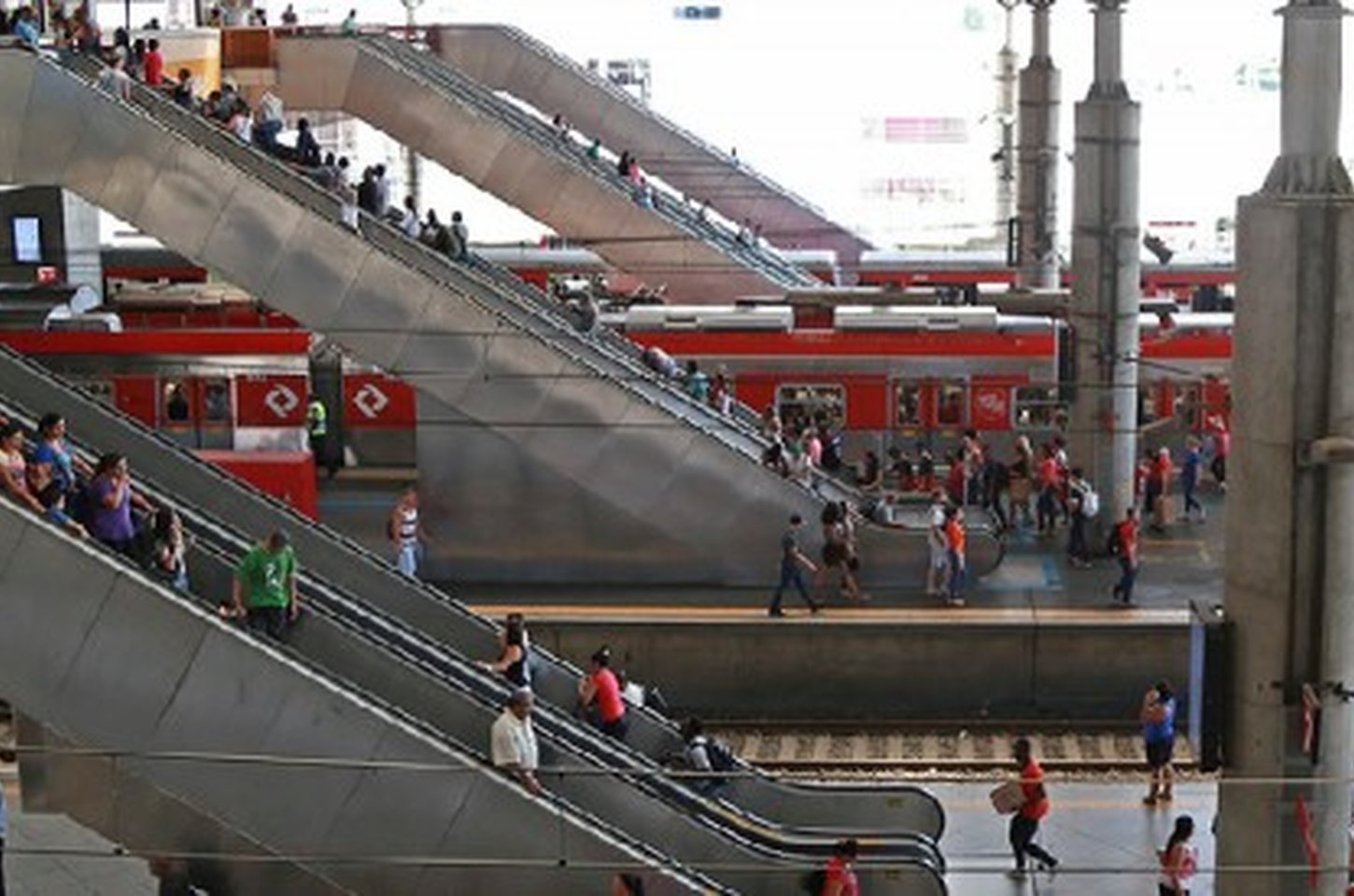 CPTM lança Operação Natal na Estação Brás para facilitar compras de fim de ano