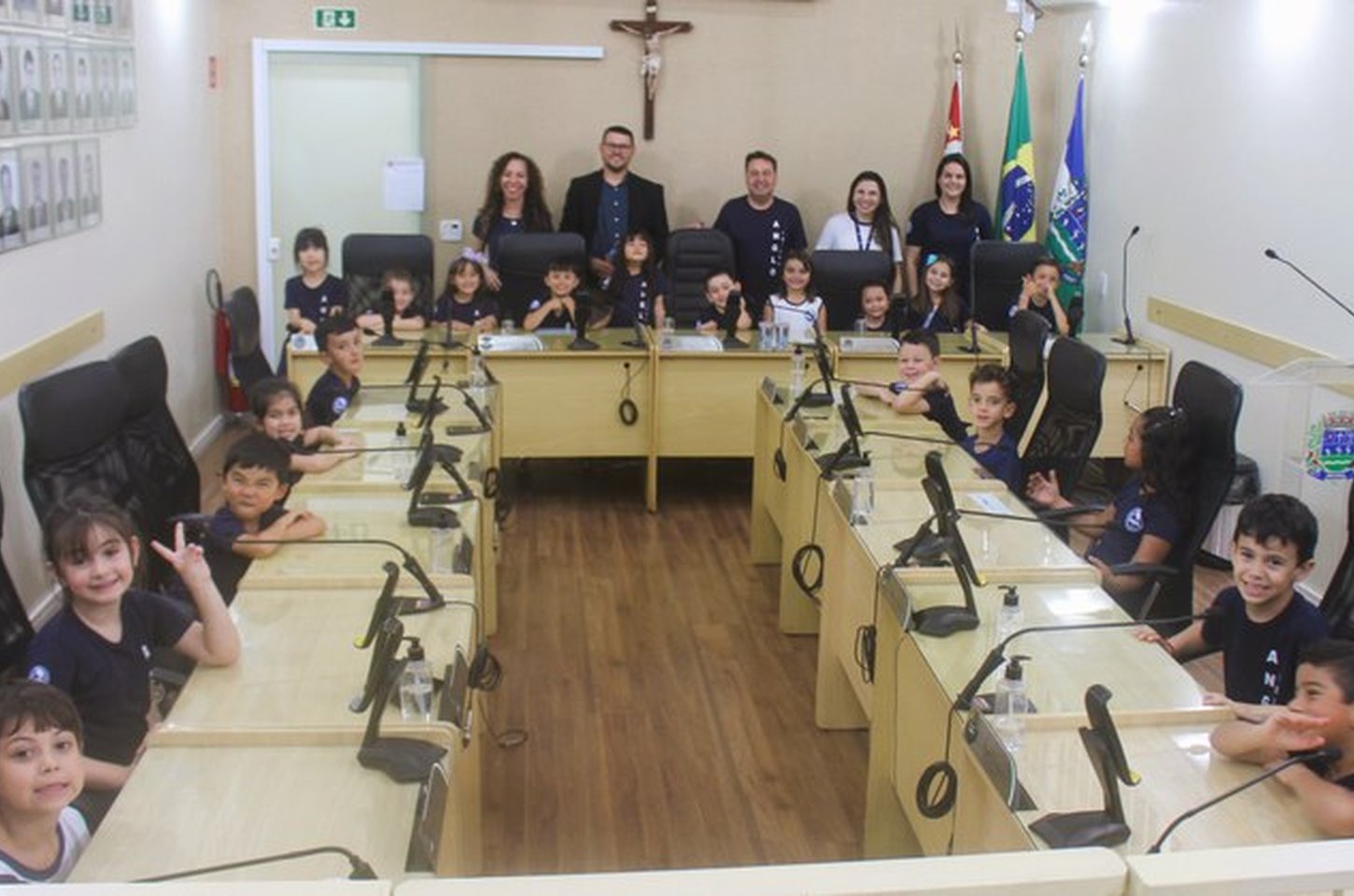 Crianças de 5 a 6 anos visitam Câmara de Ibiúna em projeto educativo